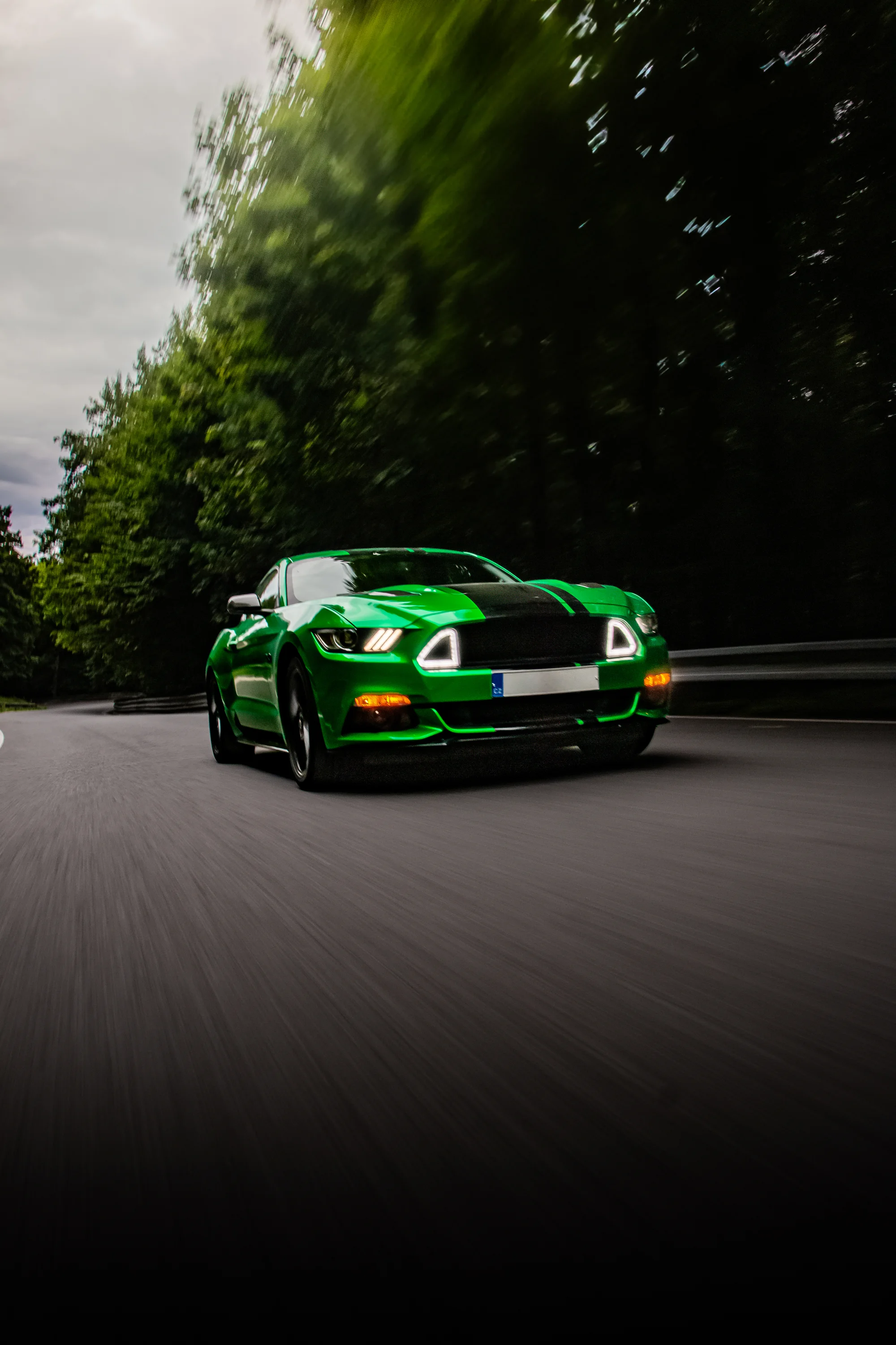 Zážitková jízda ve Fordu Mustang V8: půjčení na 15 až 45 minut nebo na celý den