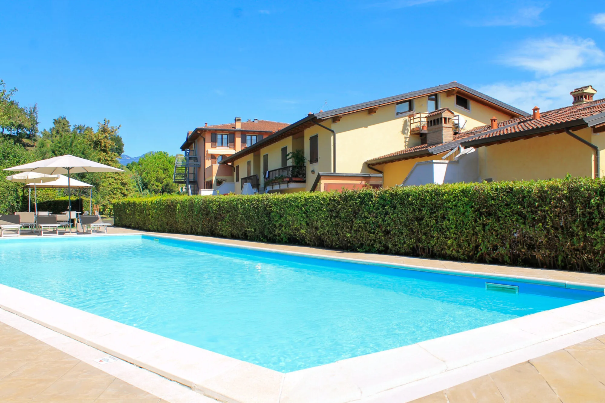 Hotel s bazénem, wellness a polopenzí u Lago di Garda jen 150 m od vyhlášené pláže La Romantica