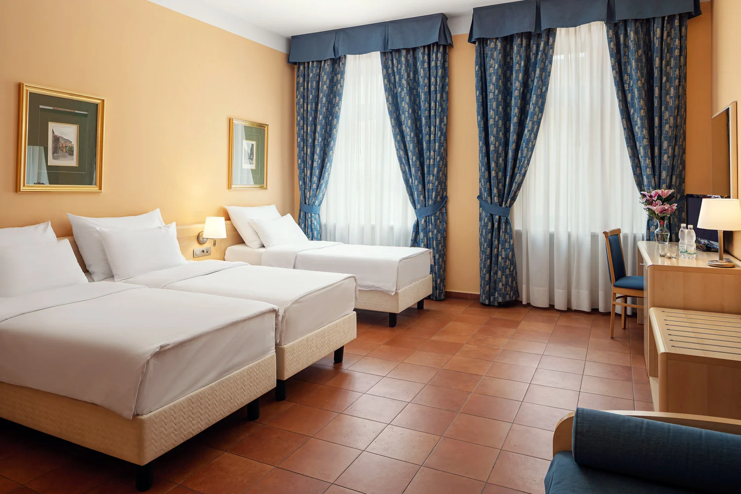 Ubytování v hotelu se snídaní v centru Prahy: 6 min od Národní třídy, 10 min od Václavského náměstí