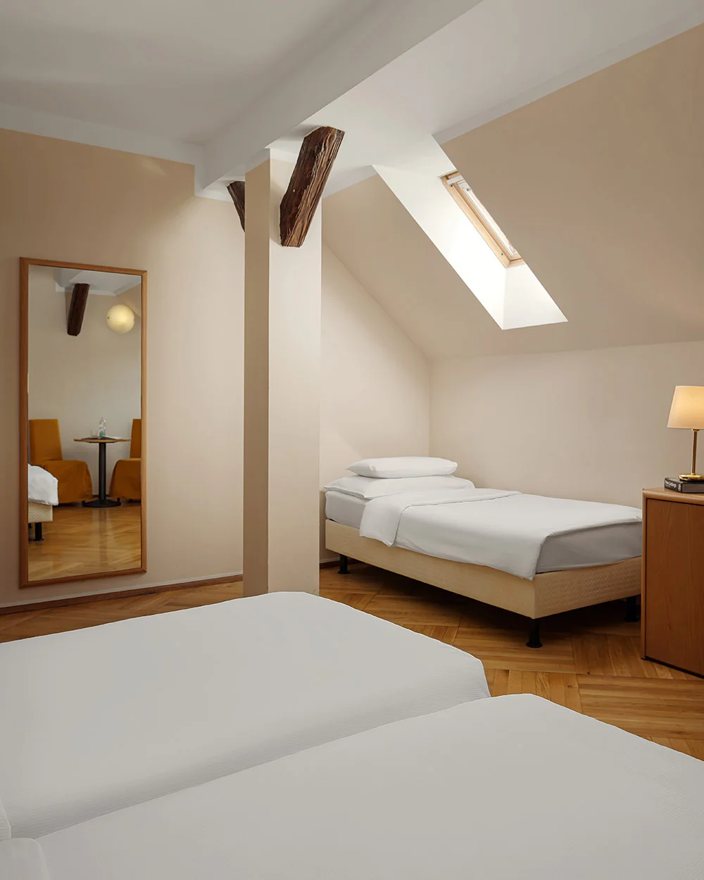 Pobyt na Malé Straně: hotel přímo pod Petřínem, snídaně i hodinka relaxu v sauně