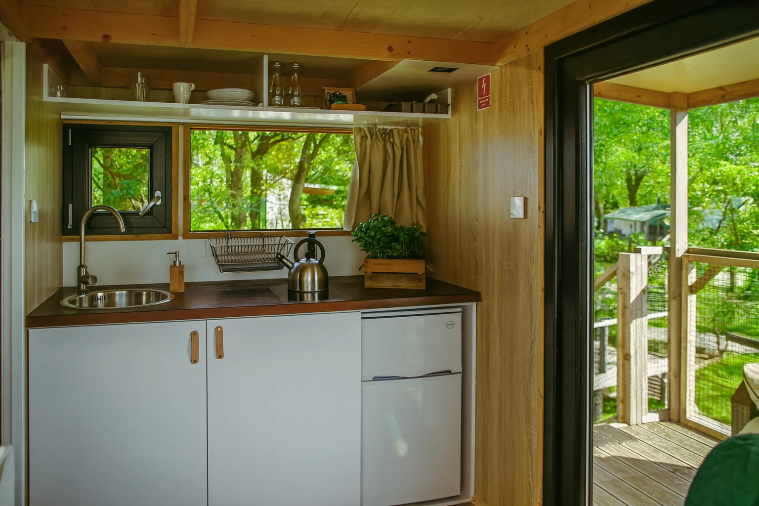 Glamping u jezera Jamno a u Baltu: bez jídla či se snídaní, spousta aktivit i domky s vlastním wellness
