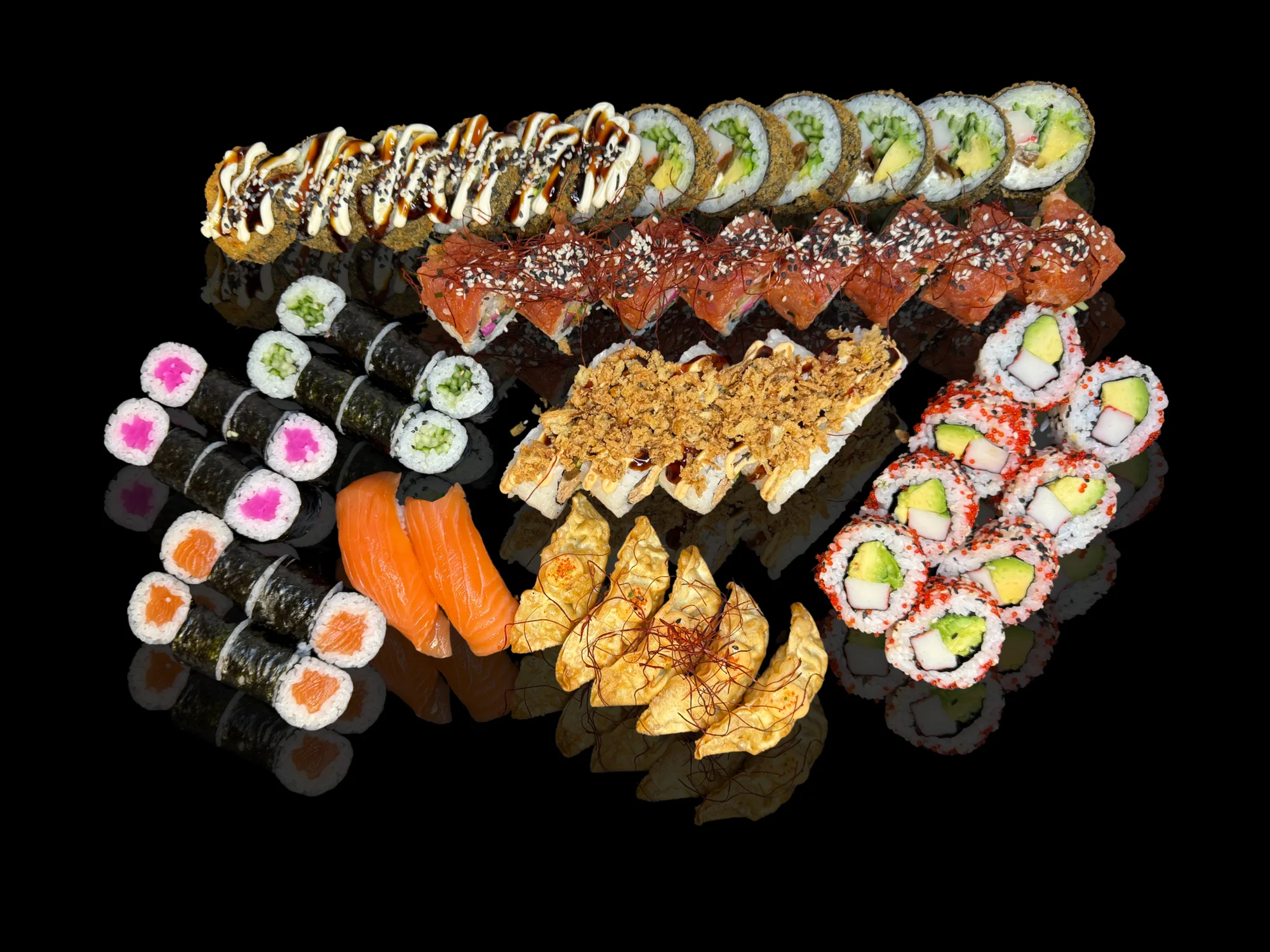 Nadupané sushi sety na odnos s sebou: 36 až 88 ks i gyoza taštičky, losos, avokádo i okurka