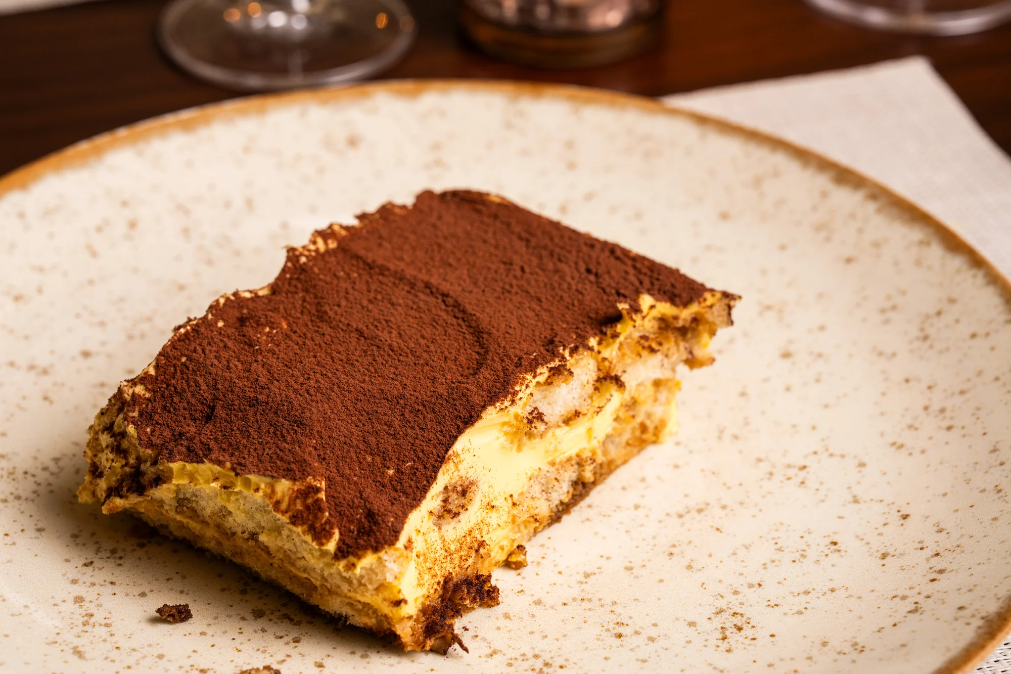 4chodové menu pro 2 osoby: paštika, tomatová polévka, vepřová panenka a tiramisu