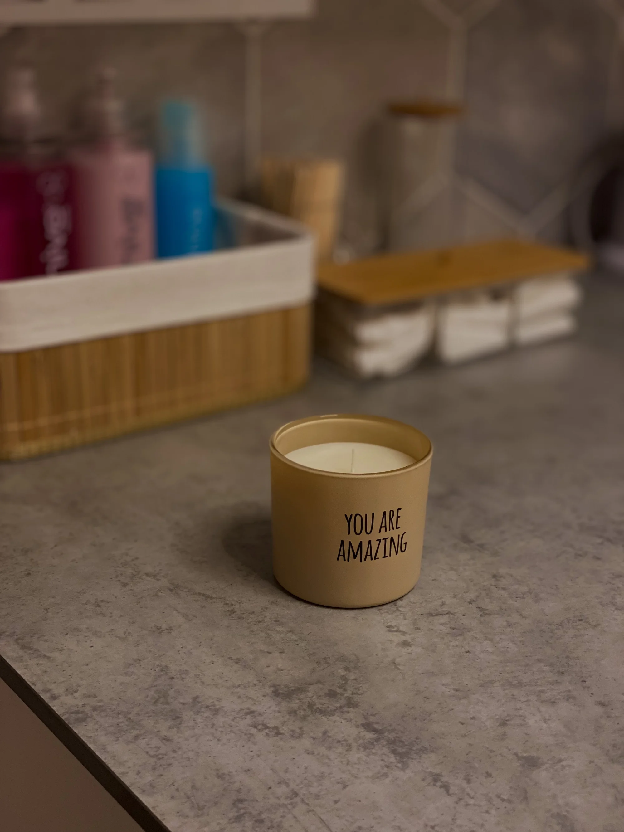 Hladká pokožka bez chloupků: depilace cukrovou pastou, ruce i nohy, podpaží, obličej