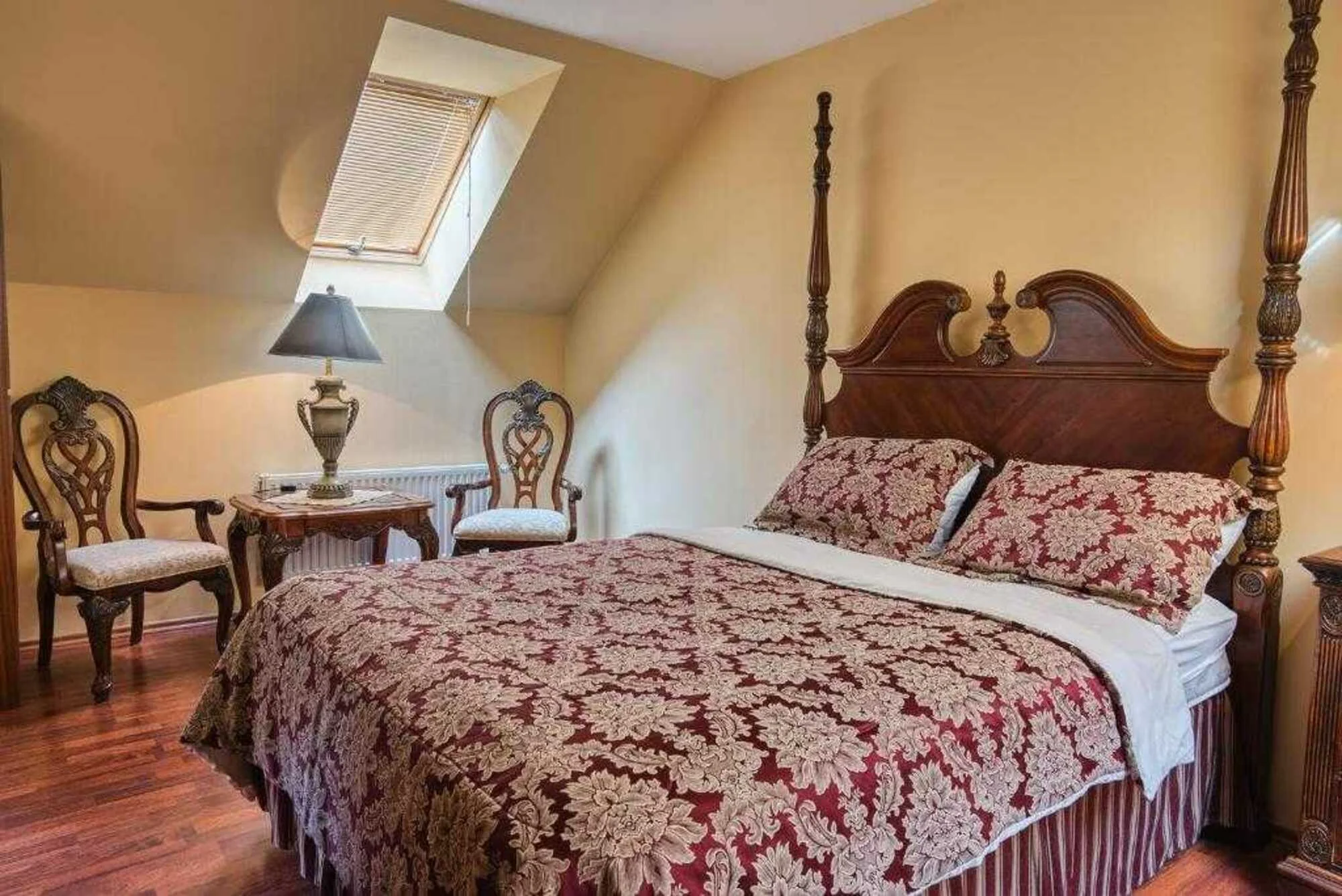 Pobyt v centru Chomutova: historický hotel se snídaní nebo polopenzí