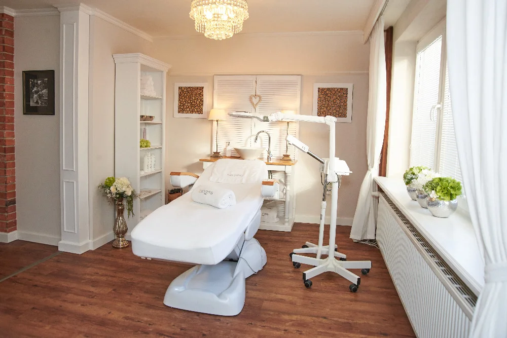 Masáže dle výběru: záda a šíje, nohy či ruce nebo 1,5 h aromaterapeutické masáže