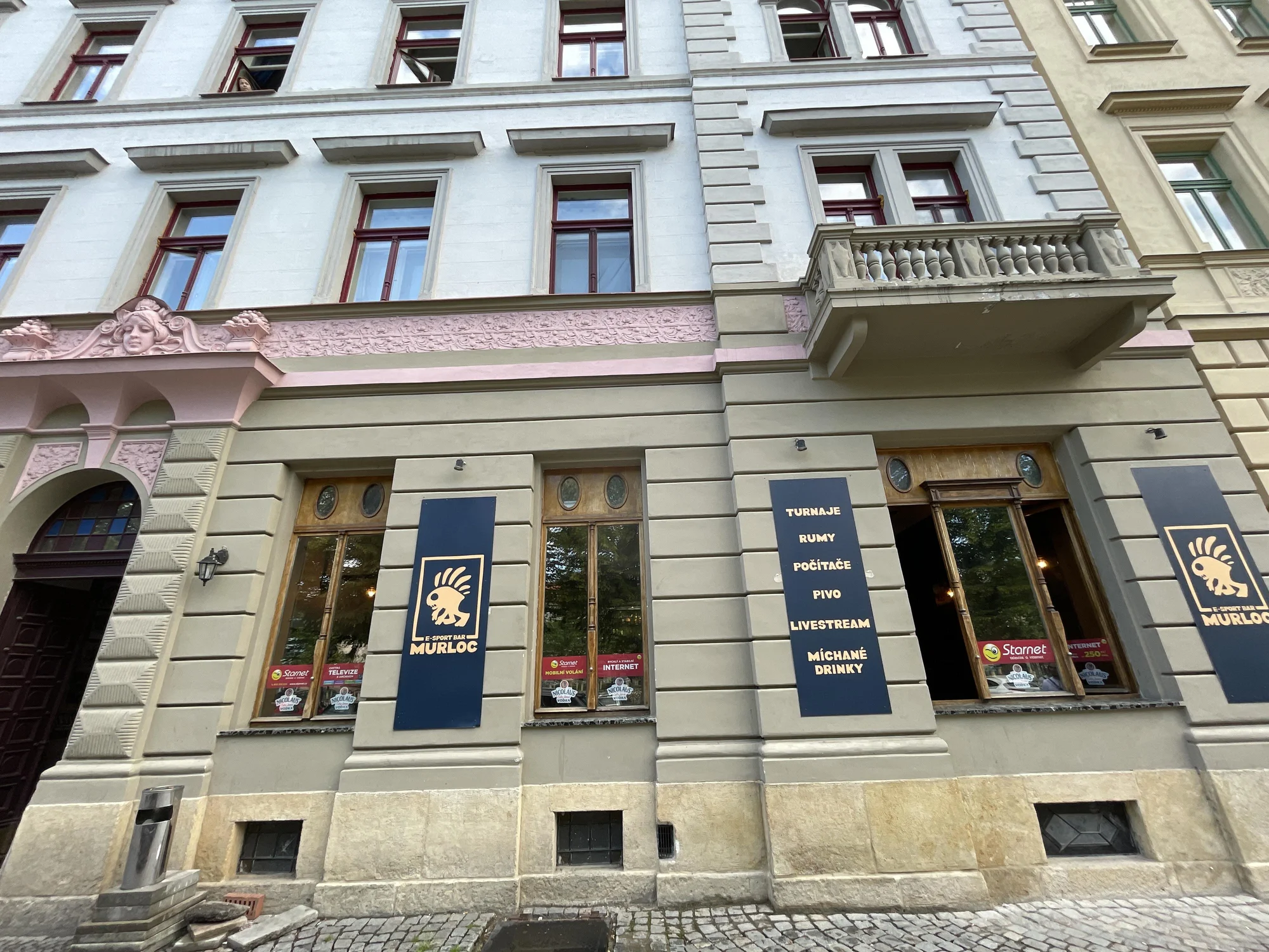 Svět her a skvělých drinků: otevřené vouchery na 300 až 1000 Kč do gaming baru