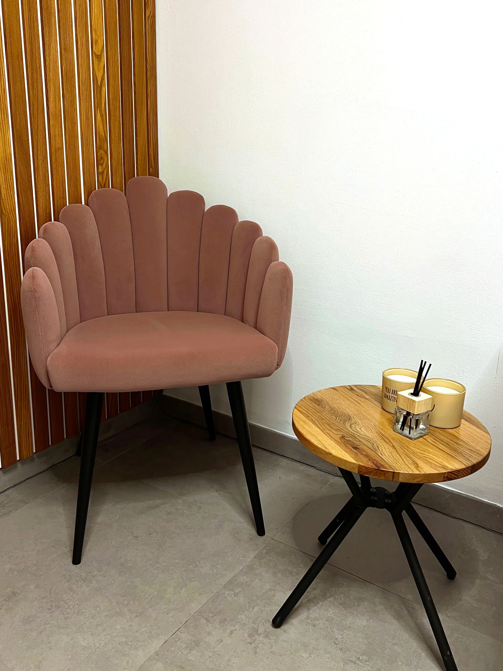 Hladká pokožka bez chloupků: depilace cukrovou pastou, ruce i nohy, podpaží, obličej