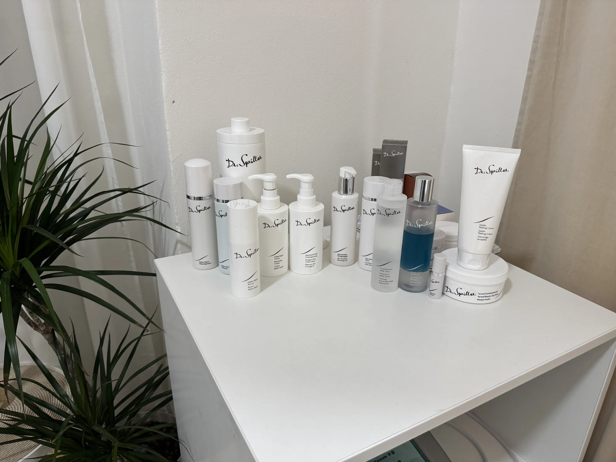 Zářivá pleť bez vrásek: základní péče, masáže obličeje i luxusní kosmetický rituál