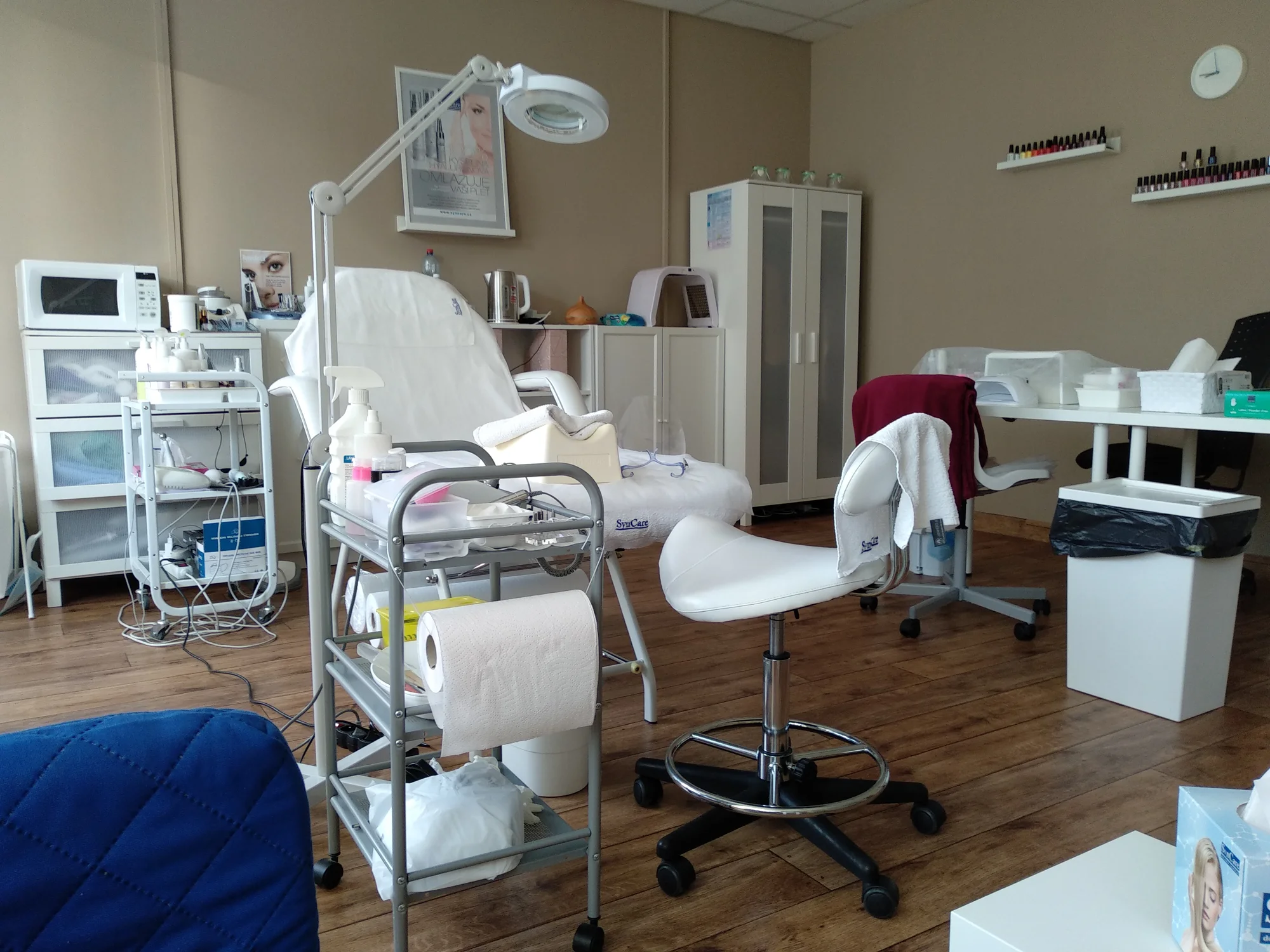 Kosmetická péče pro dámy i pány: kolagenové nitě, fotonový laser i spikule