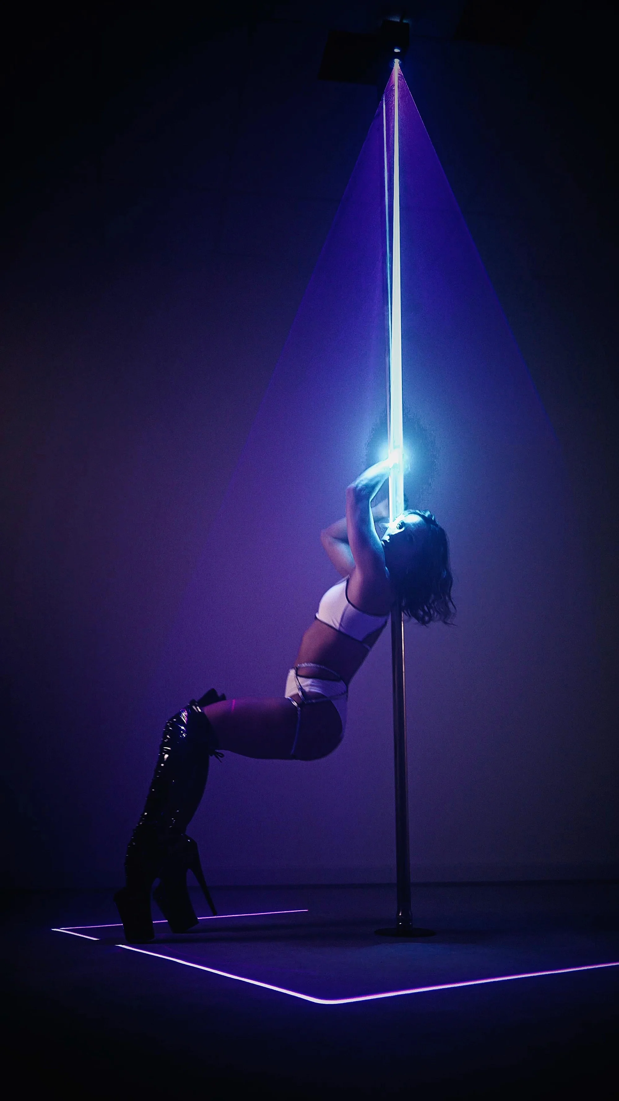 Zažijte pole dance a staňte se hvězdou: příprava na focení, soukromá lekce nebo kurz včetně natáčení