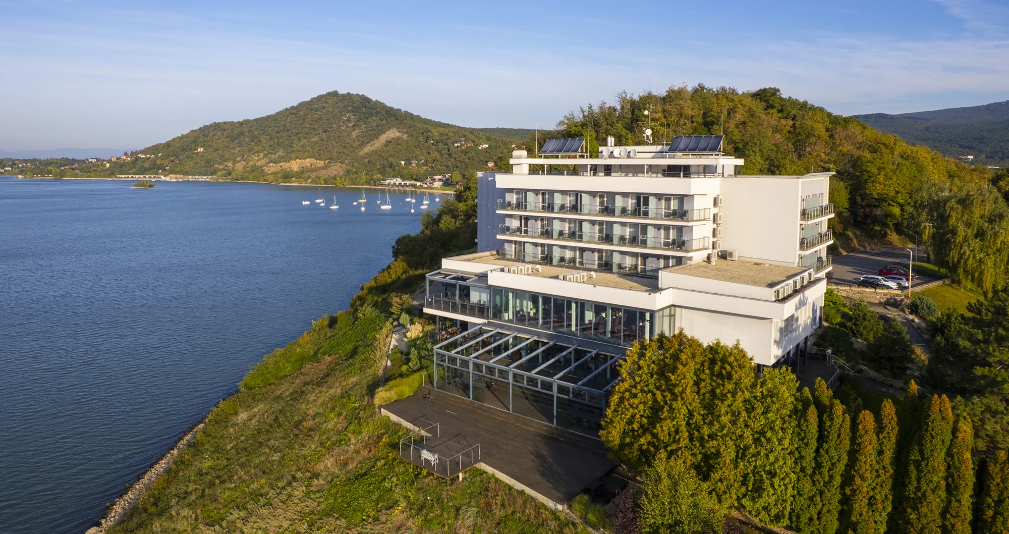 4* hotel na břehu Zemplínské šíravy: wellness, polopenze i neomezená konzumace vína