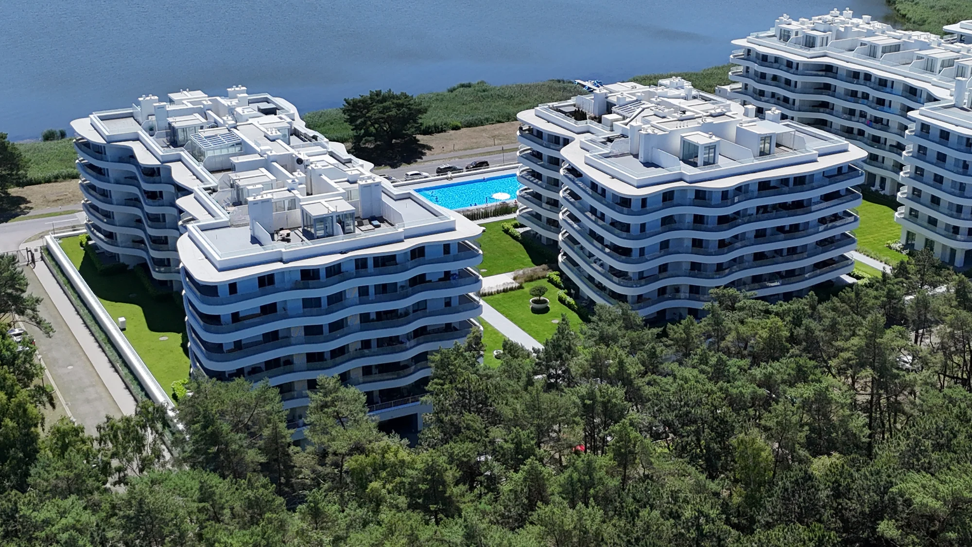 Nové krásné apartmány u Baltského moře až pro 4 osoby: mezi mořem a jezerem, v létě bazén