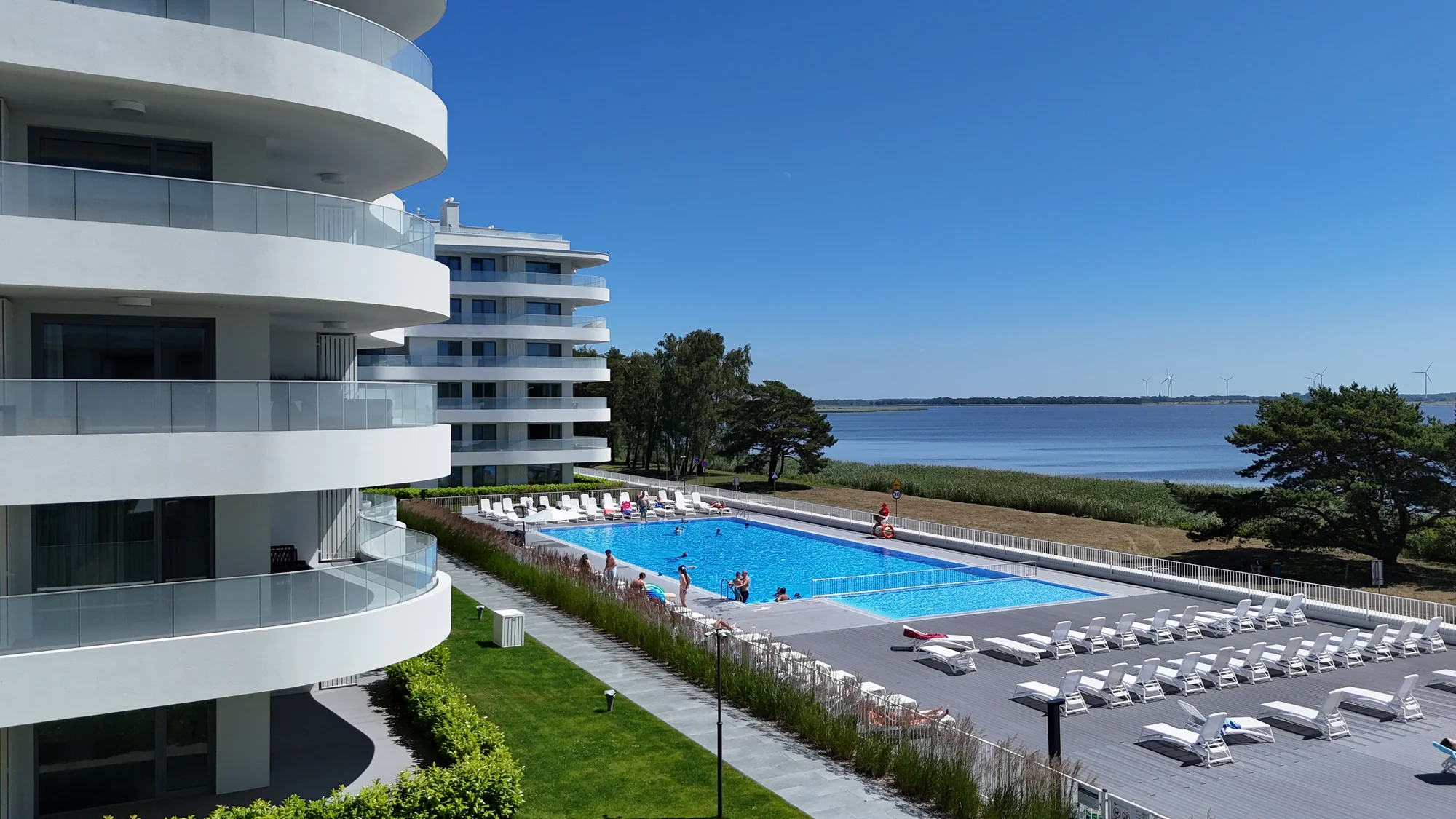 Nové krásné apartmány u Baltského moře až pro 4 osoby: mezi mořem a jezerem, v létě bazén