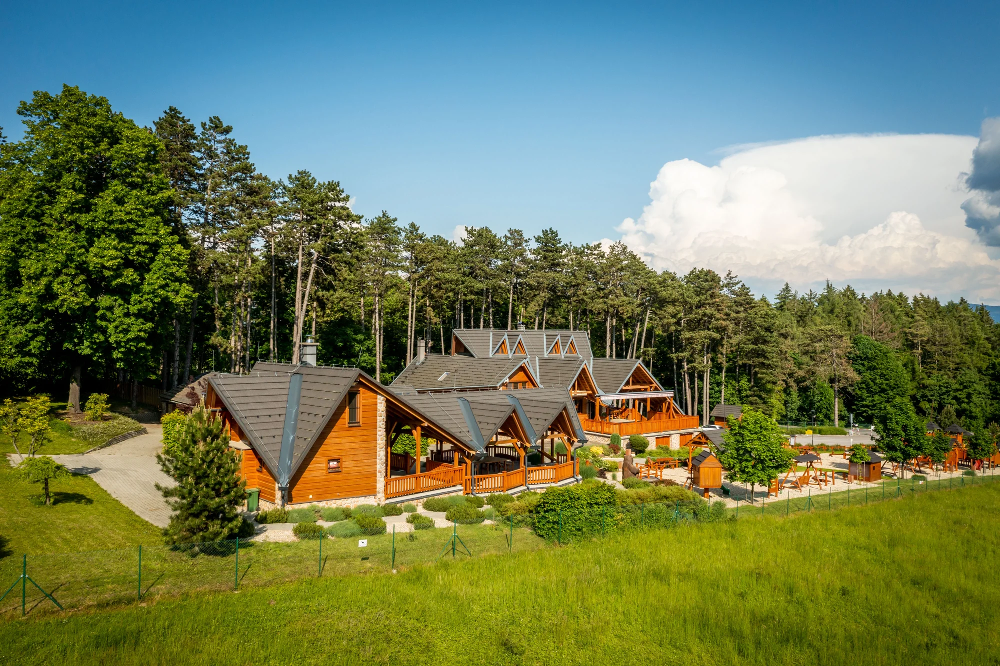 Útulné apartmány u Bojnic: relax na venkově, výhled na hory a čerstvé pečivo k snídani