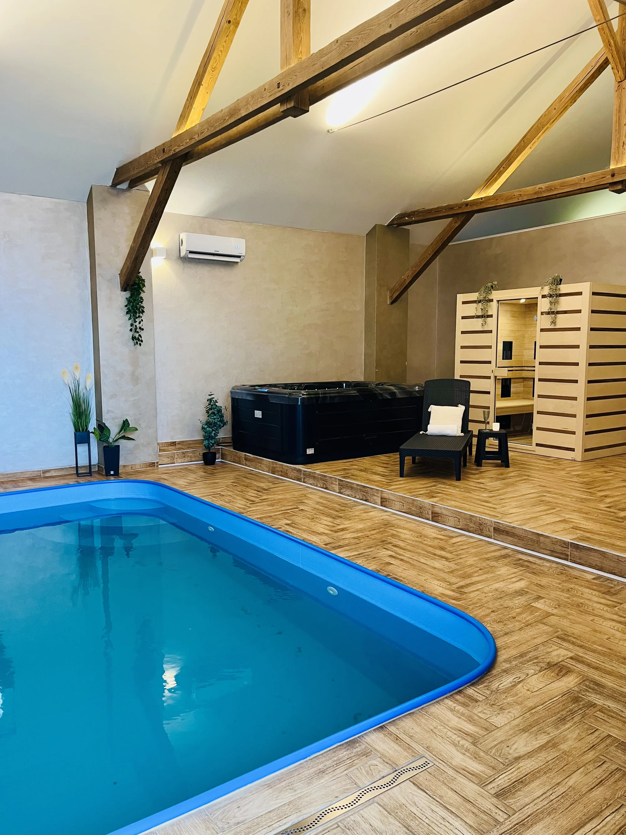 Privátní wellness i s láhví sektu pro 2 osoby: 1, 2 nebo 3 hod.