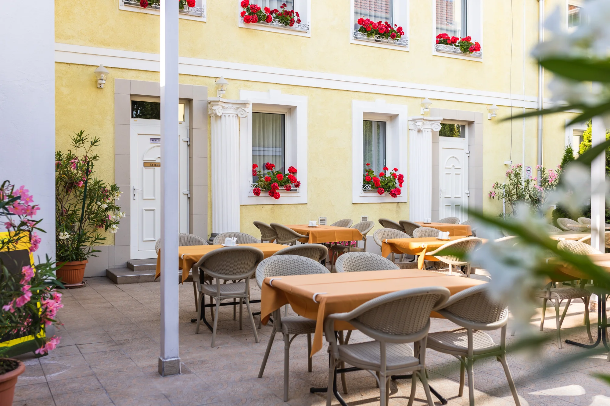 Romantický pobyt v srdci města Eger s neomezeným wellness, návštěvou muzea, ochutnávkou vín nebo vstupem do lázní