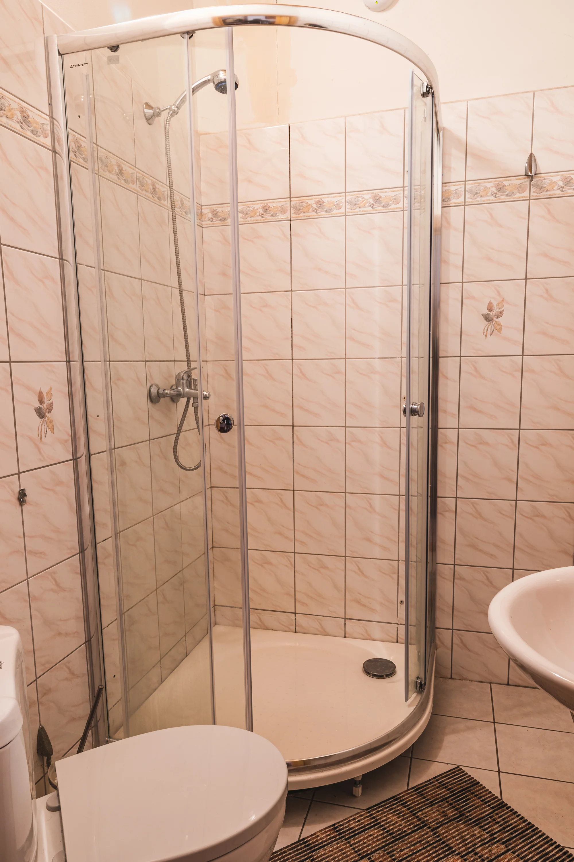 Pobyt na farmě s koňmi, prasátky i ovcemi kousek od Mosteckého jezera i vč. snídaní