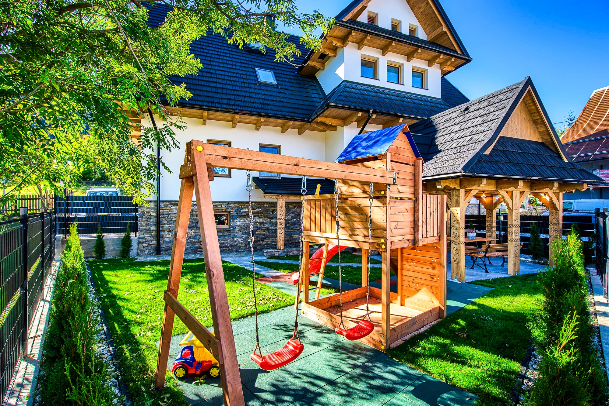 V blízkosti turistických stezek i atrakcí: apartmány v Zakopaném se spa zónou a snídaněmi