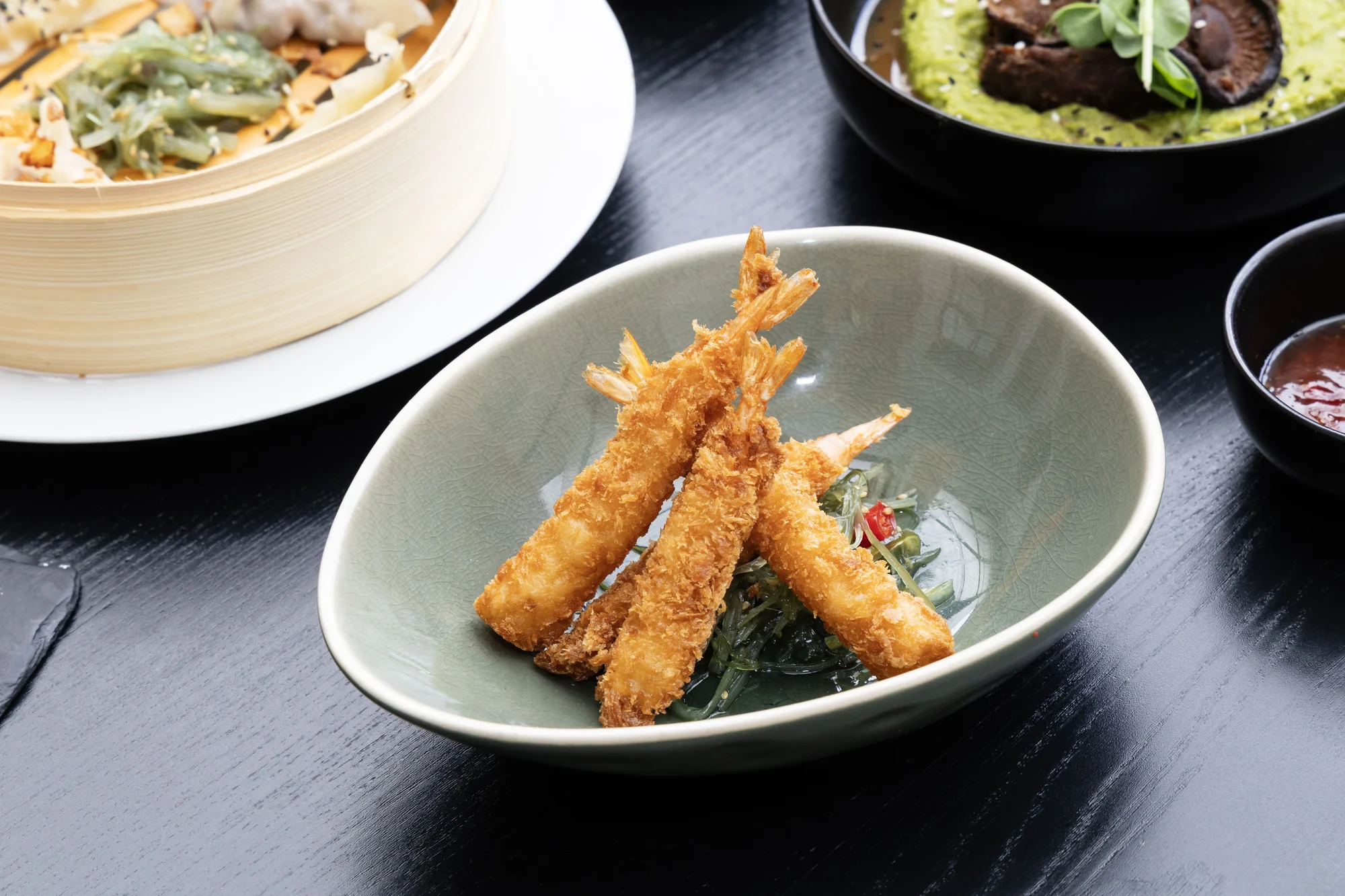 Degustační asijské menu v Litomyšli pro 2 osoby: polévka phở, krevety, knedlíčky gyoza a další