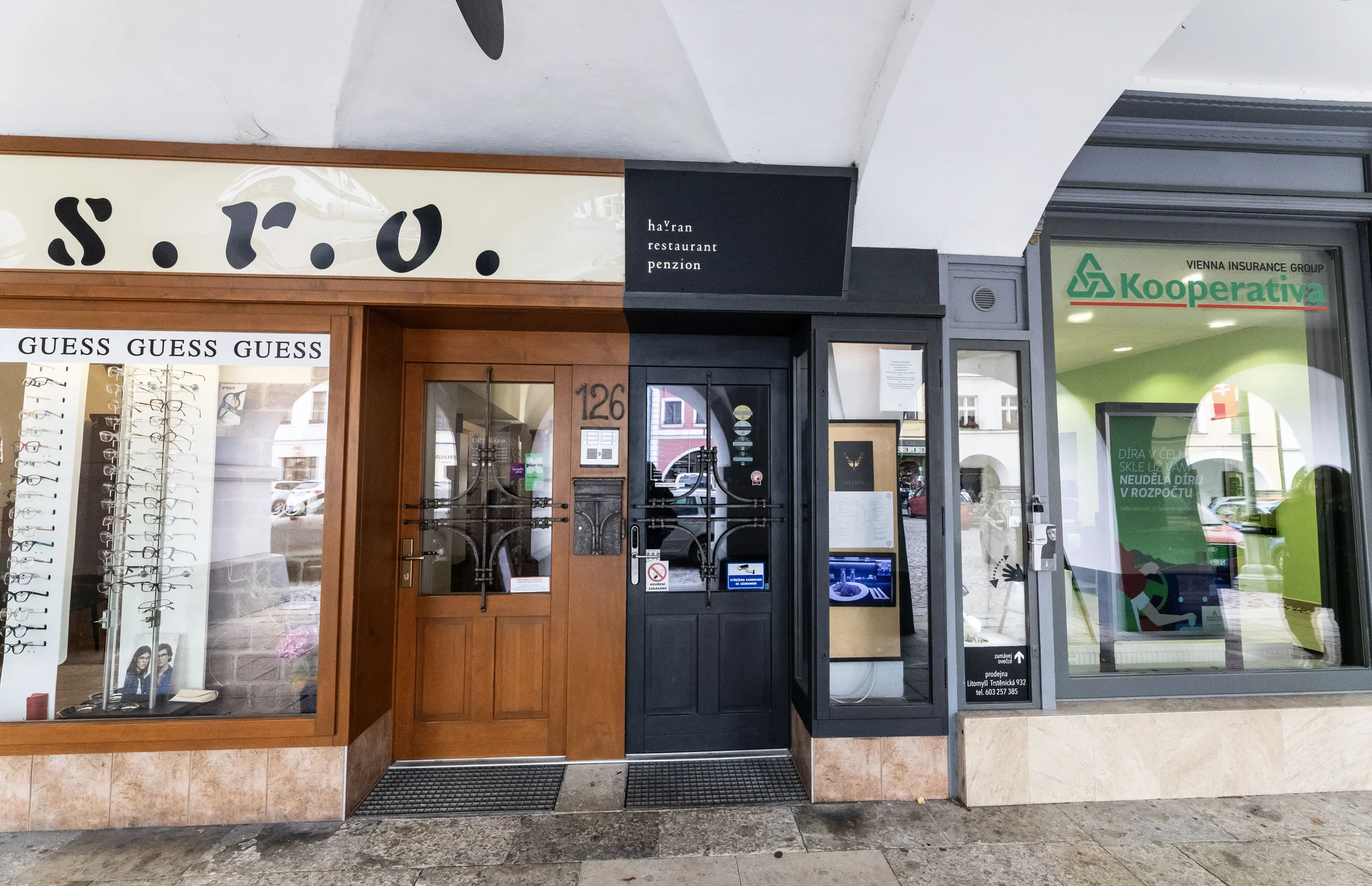 Degustační asijské menu v Litomyšli pro 2 osoby: polévka phở, krevety, knedlíčky gyoza a další