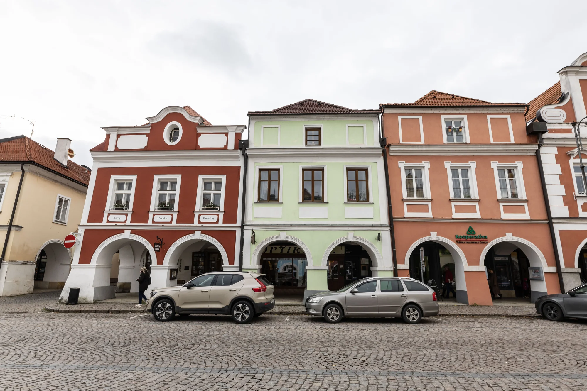 Degustační asijské menu v Litomyšli pro 2 osoby: polévka phở, krevety, knedlíčky gyoza a další