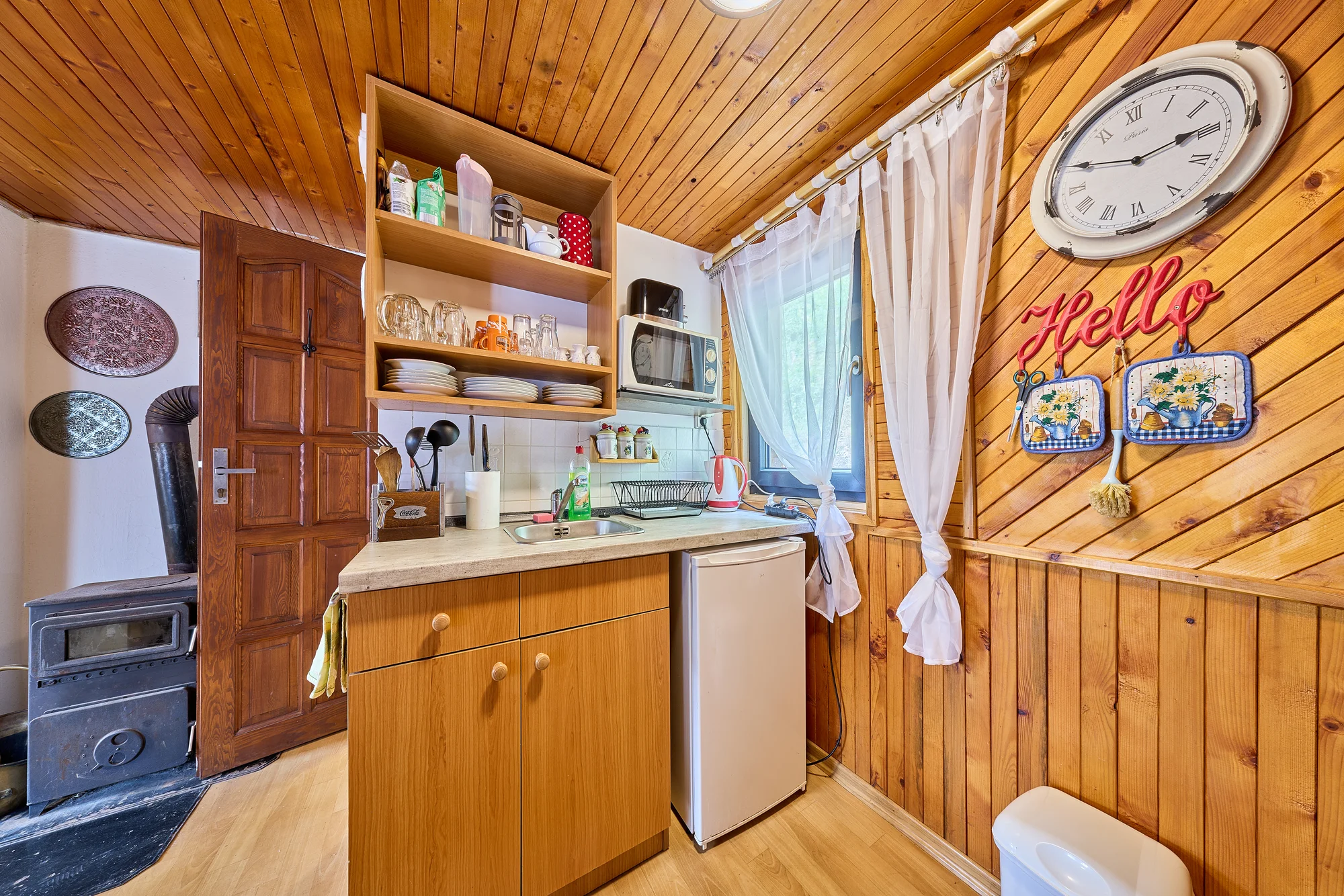 Krásný resort u lesní plovárny v Mladých Bukách na úpatí Krkonoš: koupání, turistika i lyžování na dosah