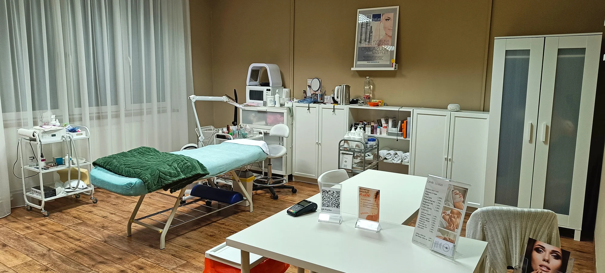 Kosmetická péče pro dámy i pány: kolagenové nitě, fotonový laser i spikule