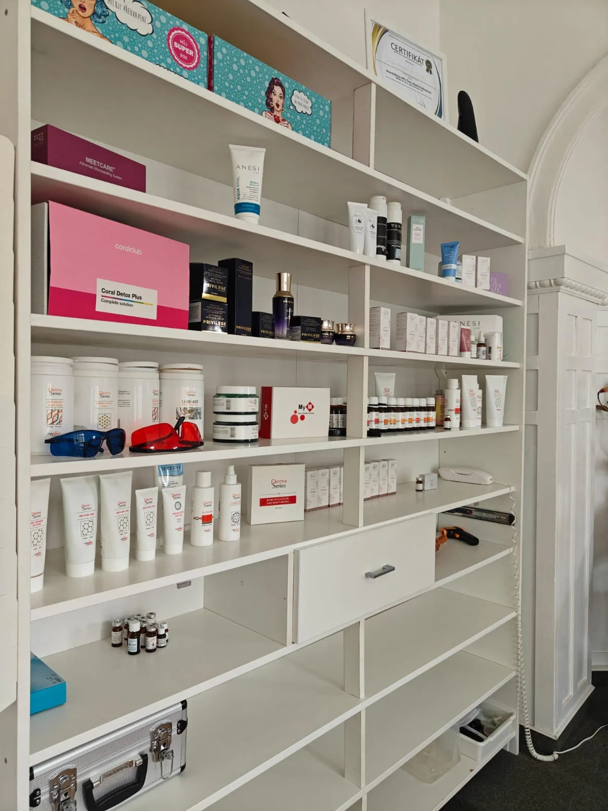 Profesionální péče o pleť a tělo: přístrojová anticelulitidní masáž nebo IPL omlazení