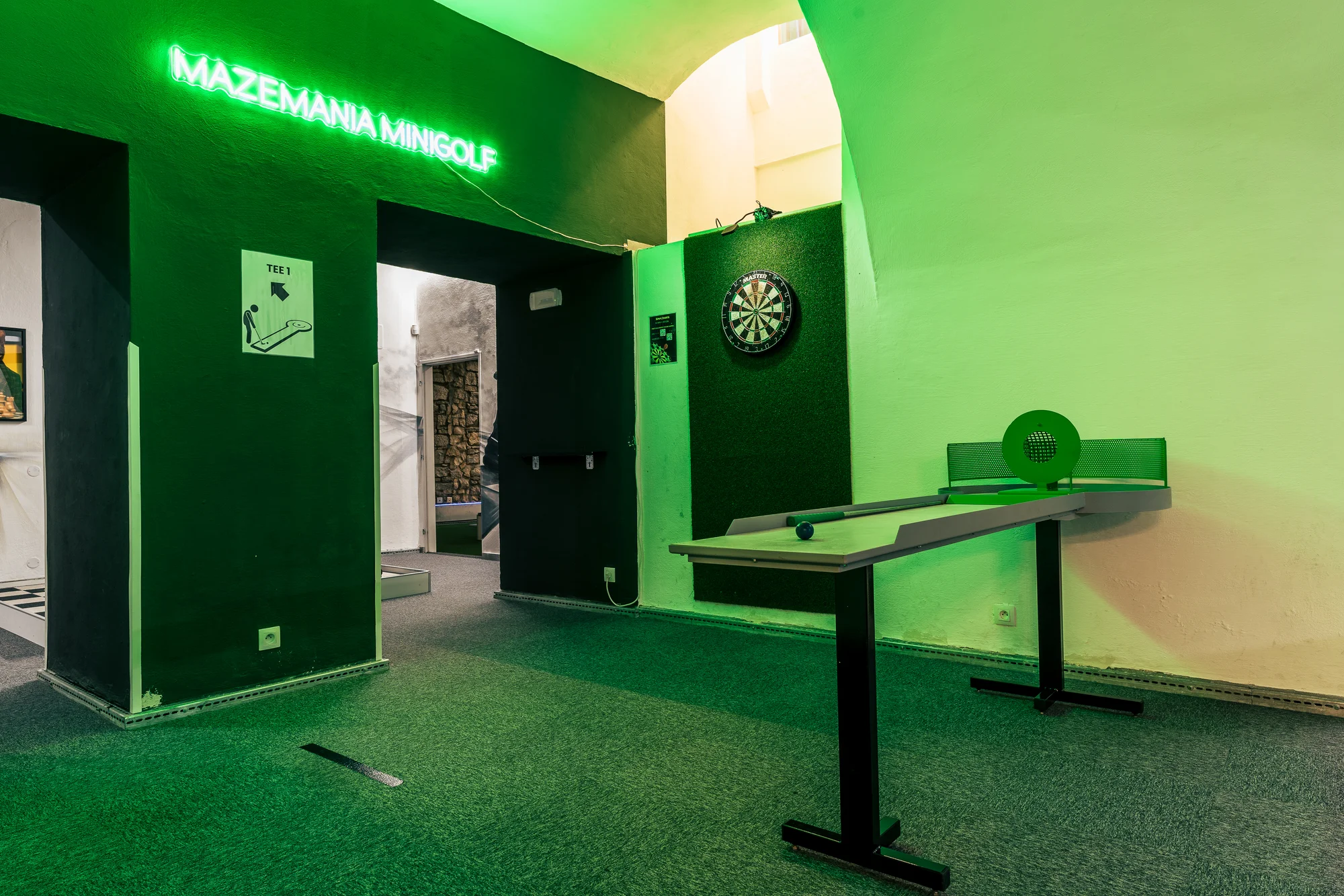 Indoor minigolf na Andělu: 18 jamek a neomezené hraní pro děti i dospělé