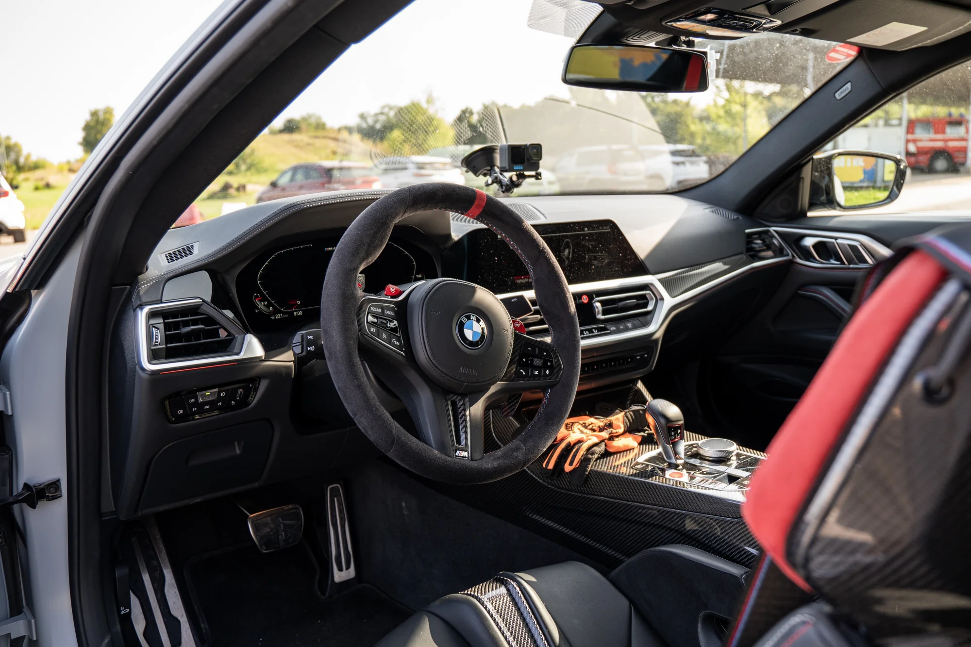 Nezapomenutelný zážitek v limitované edici BMW M4 CSL na závodním okruhu