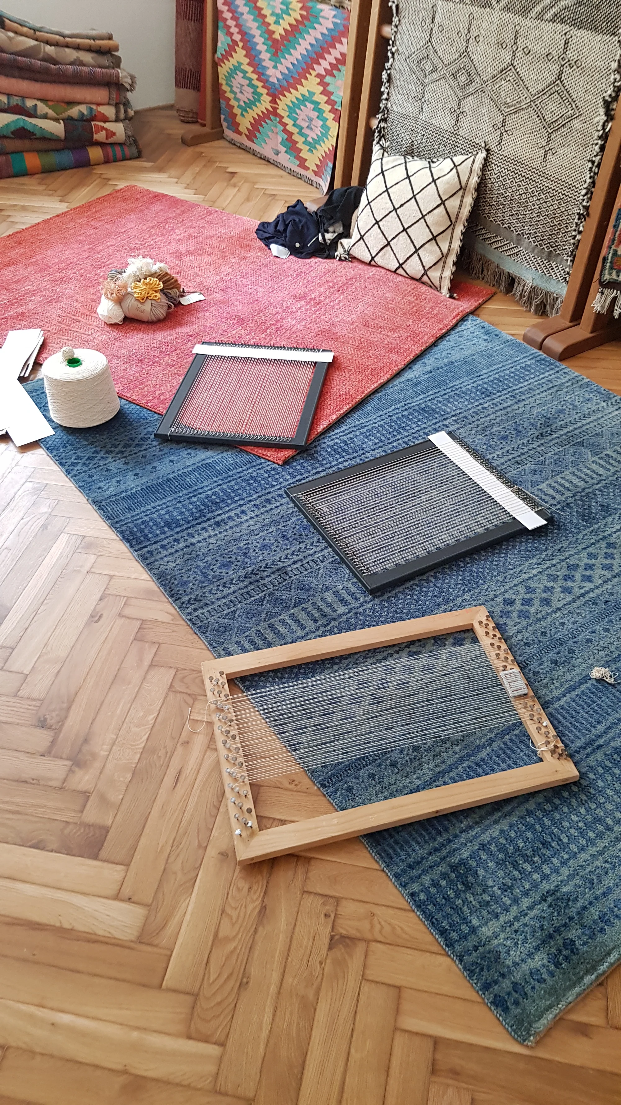 Odpočinkové kurzy tkaní: úplné základy, tvorba podtácku i tapiserie