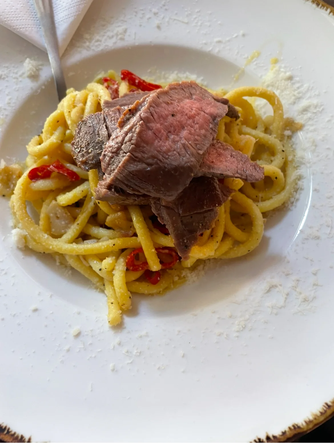 Otevřený voucher do krásné restaurace ve Vršovicích: 1000 až 2000 Kč na jídlo i nápoje