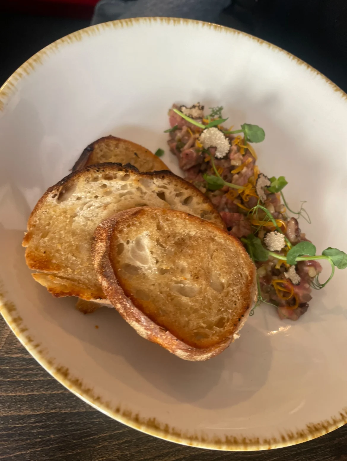 Otevřený voucher do krásné restaurace ve Vršovicích: 1000 až 2000 Kč na jídlo i nápoje