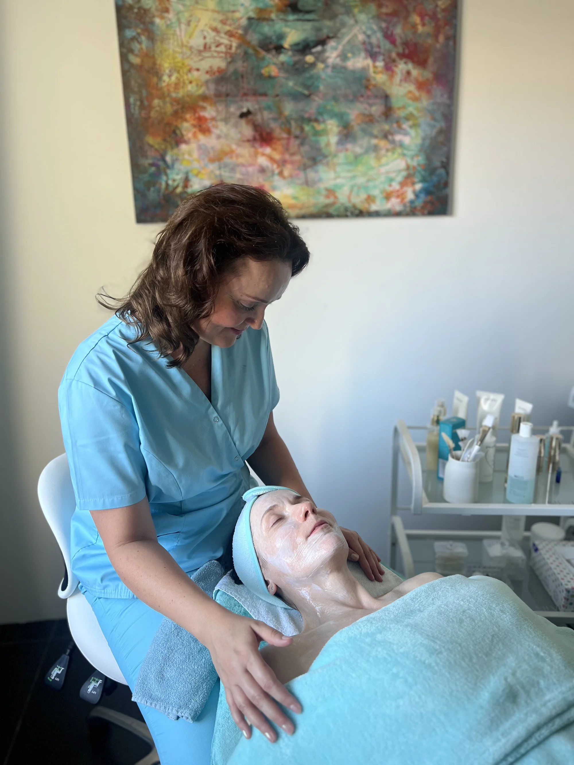 Jemný chemický peeling s AHA kyselinami nebo luxusní Golden Glow Ritual