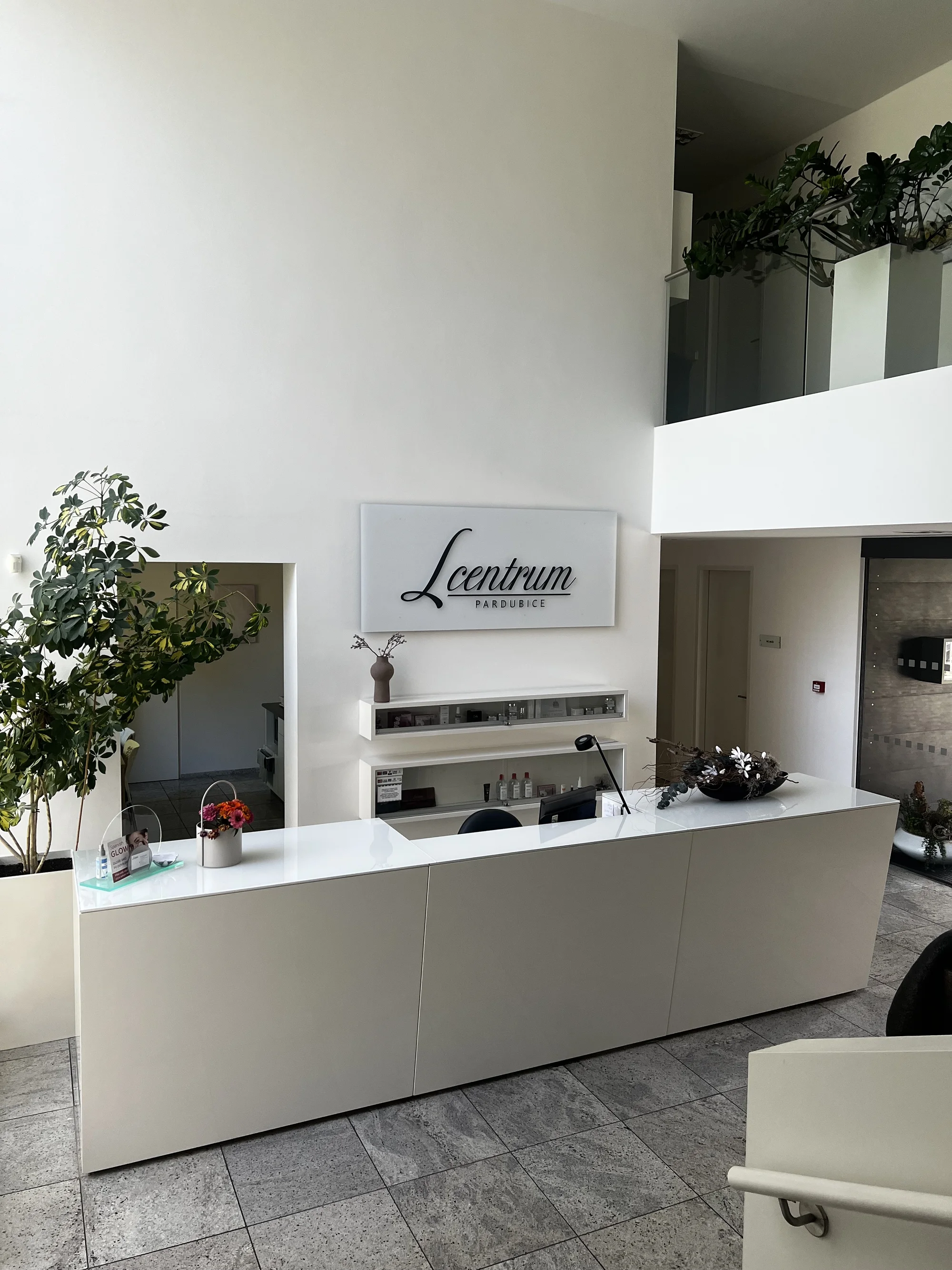 Jemný chemický peeling s AHA kyselinami nebo luxusní Golden Glow Ritual