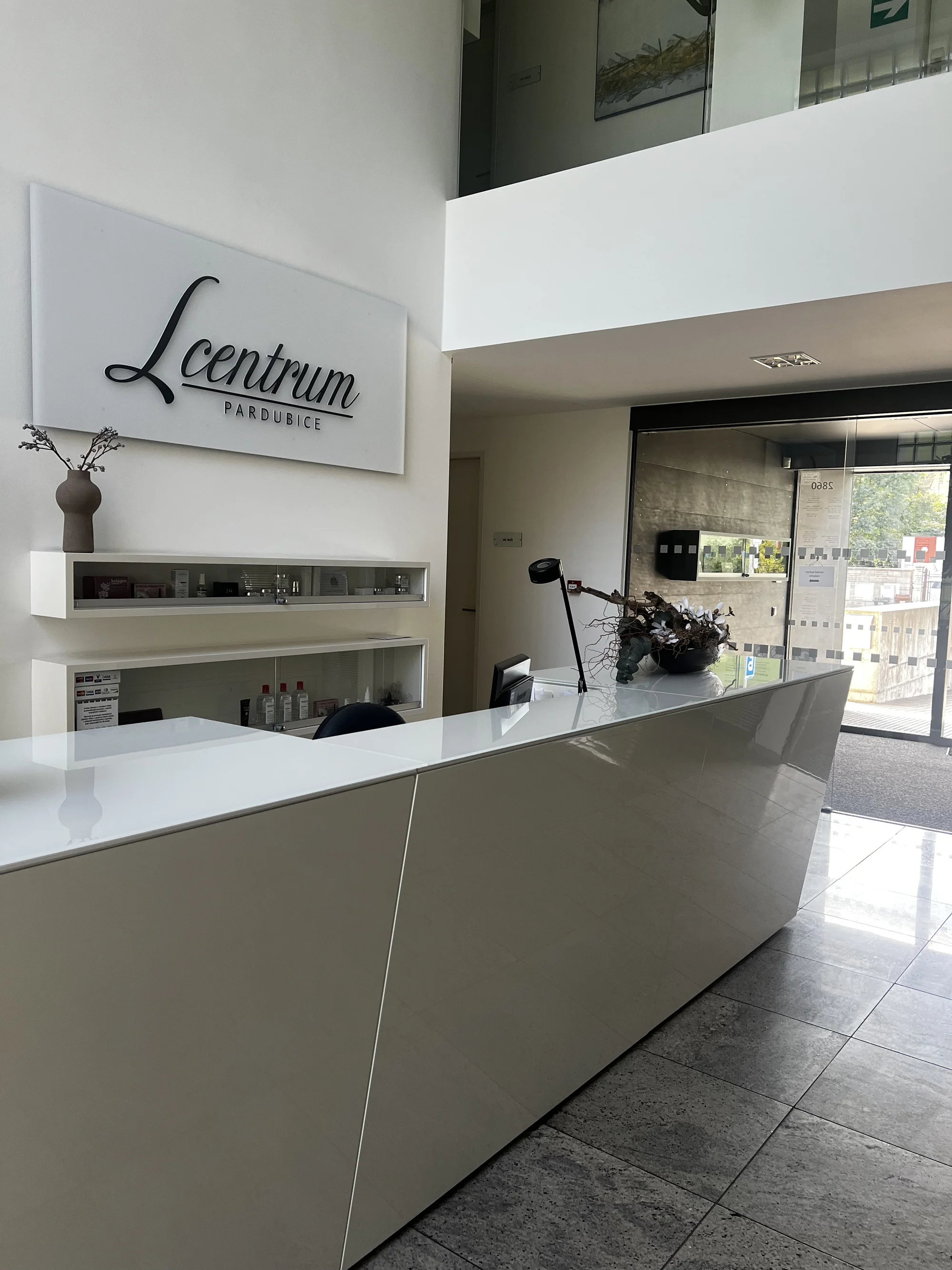 Jemný chemický peeling s AHA kyselinami nebo luxusní Golden Glow Ritual