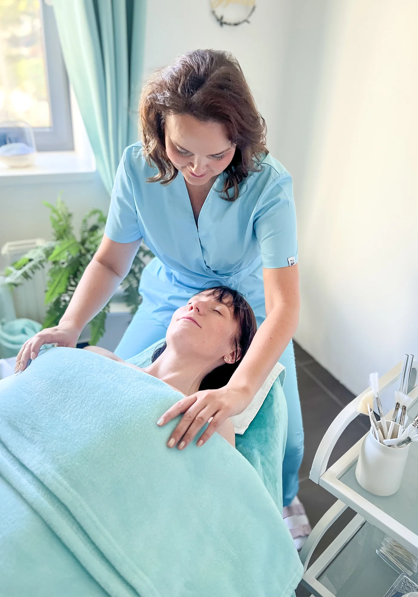 Jemný chemický peeling s AHA kyselinami nebo luxusní Golden Glow Ritual