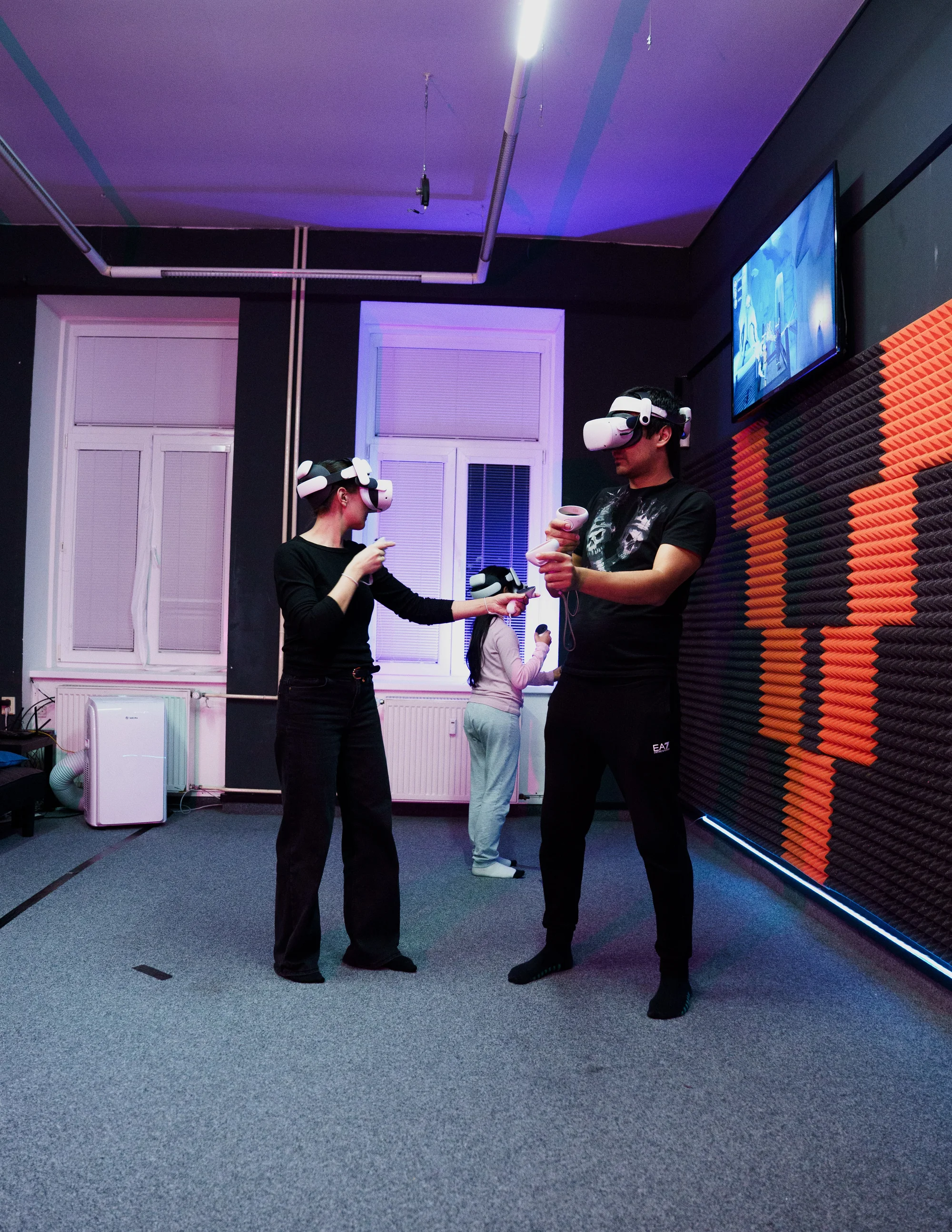 Virtuální realita na špičkovém herním zařízení Meta Quest 2: 55 minut až pro 4 hráče, mnoho různých her