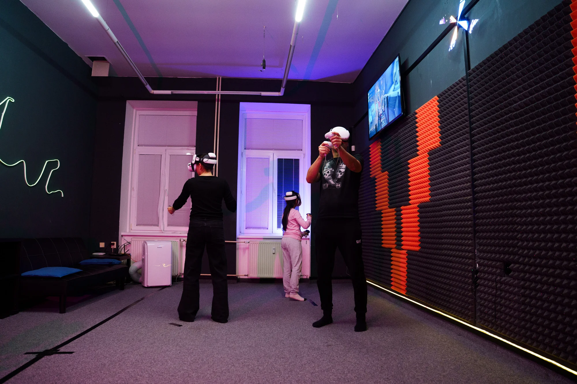 Virtuální realita na špičkovém herním zařízení Meta Quest 2: 55 minut až pro 4 hráče, mnoho různých her