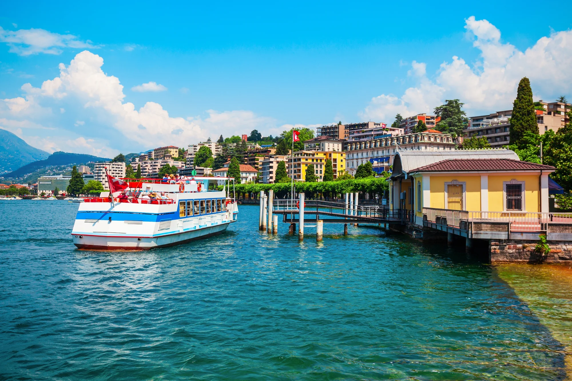Jednodenní výlet do Švýcarska: města Bellinzona a Lugano s památkami UNESCO, doprava busem