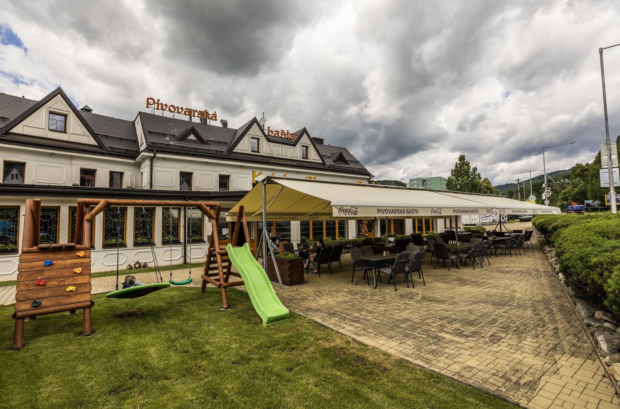 Hotel s pivovarem v Krkonoších: polopenze, exkurze i romantické večeře