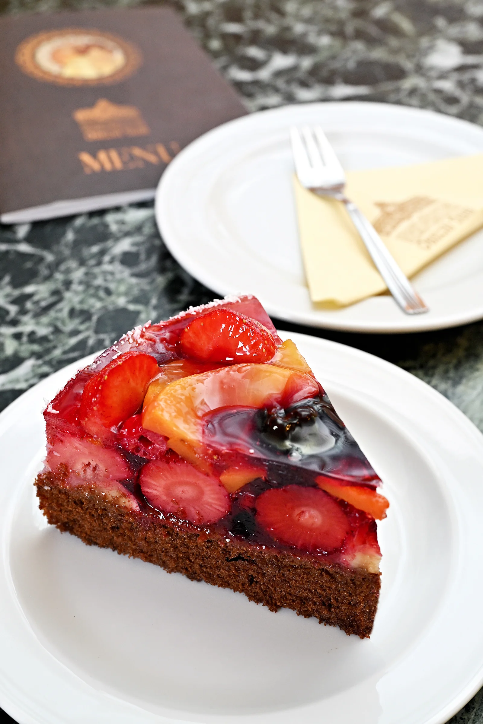 Káva a dort pro 2 osoby v nádherné secesní kavárně v Obecním domě