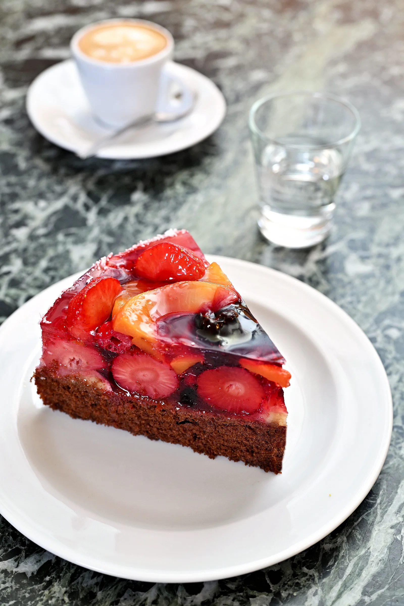 Káva a dort pro 2 osoby v nádherné secesní kavárně v Obecním domě