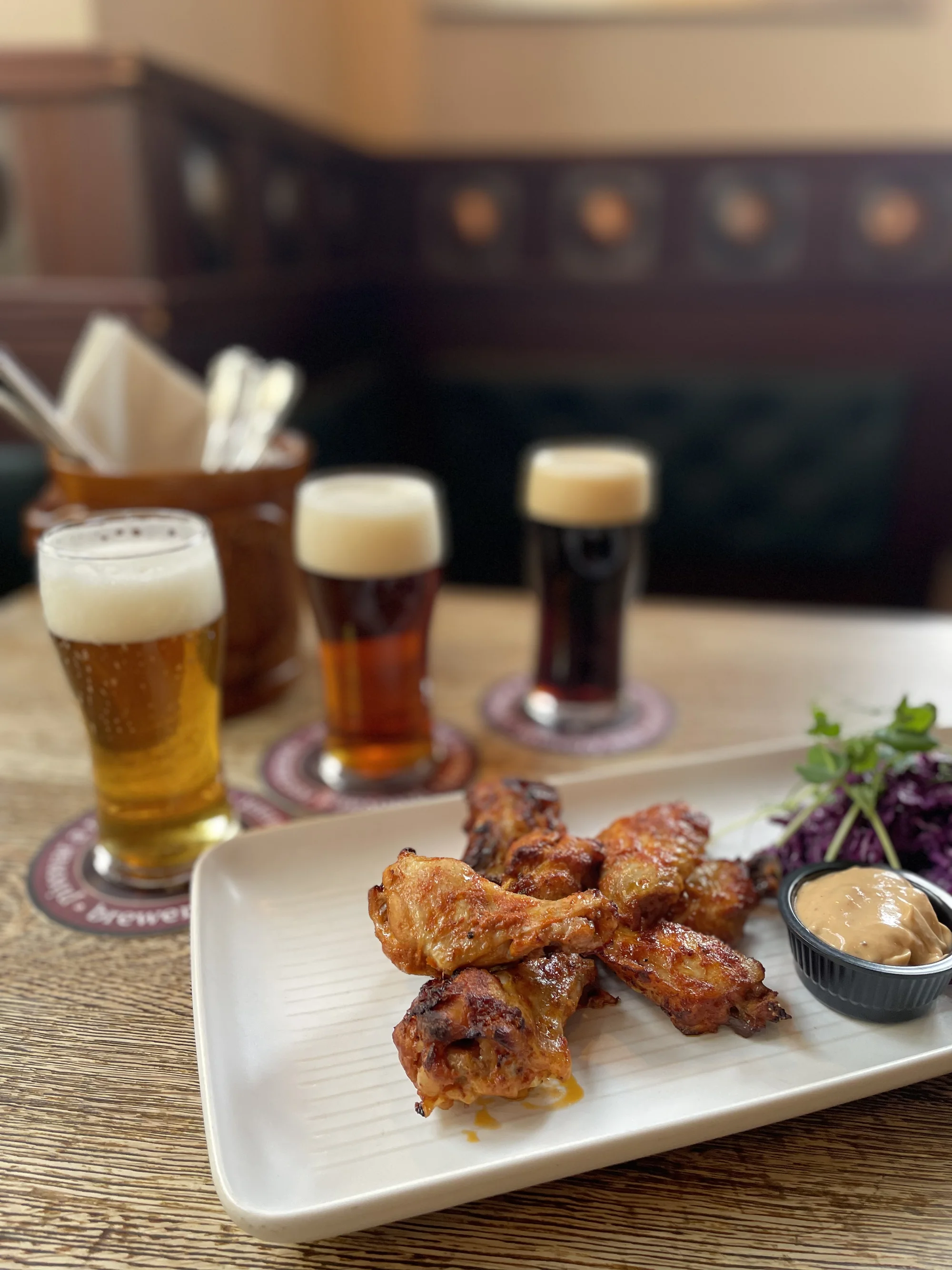 Křídla nebo sendvič s degustací piv U Tří růží