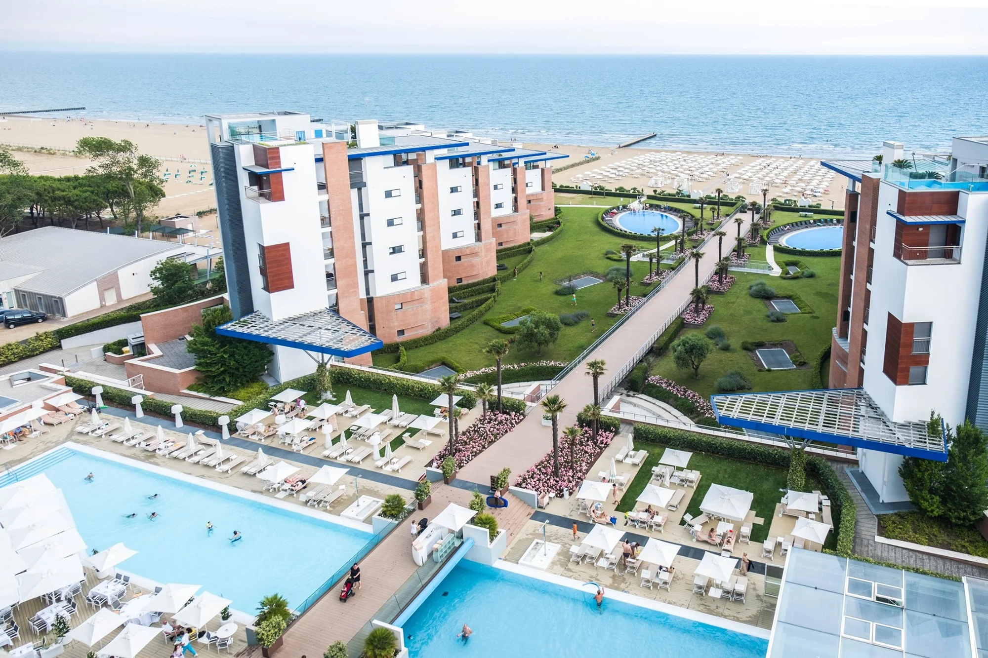 Lido di Jesolo: 5* hotel s vlastní pláží a 70m bazénem, wellness, snídaně i lekce jógy