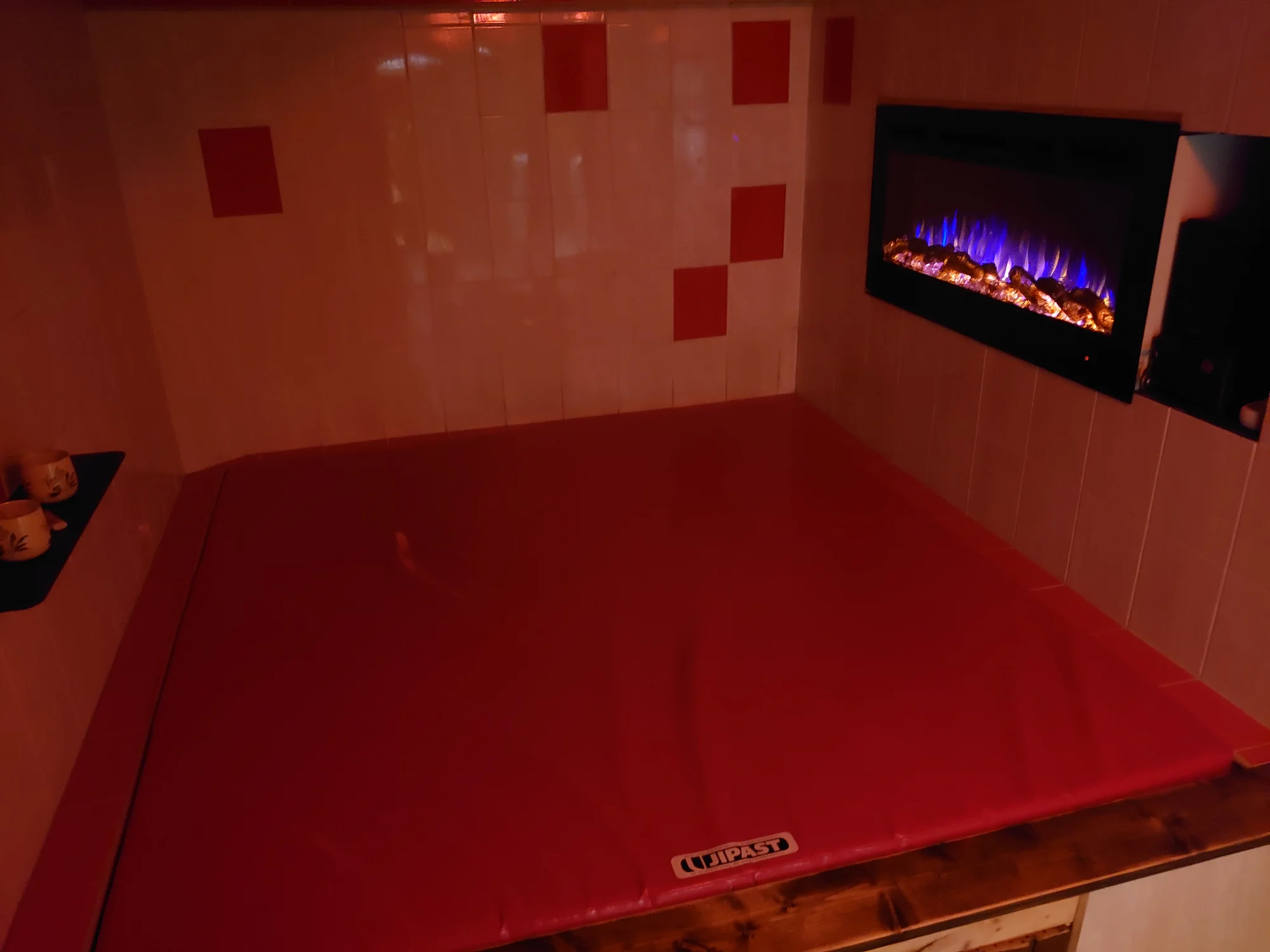 Privátní relax: 2 hodiny v sauně pro 1 až 3 osoby, odpočívárna s krbem