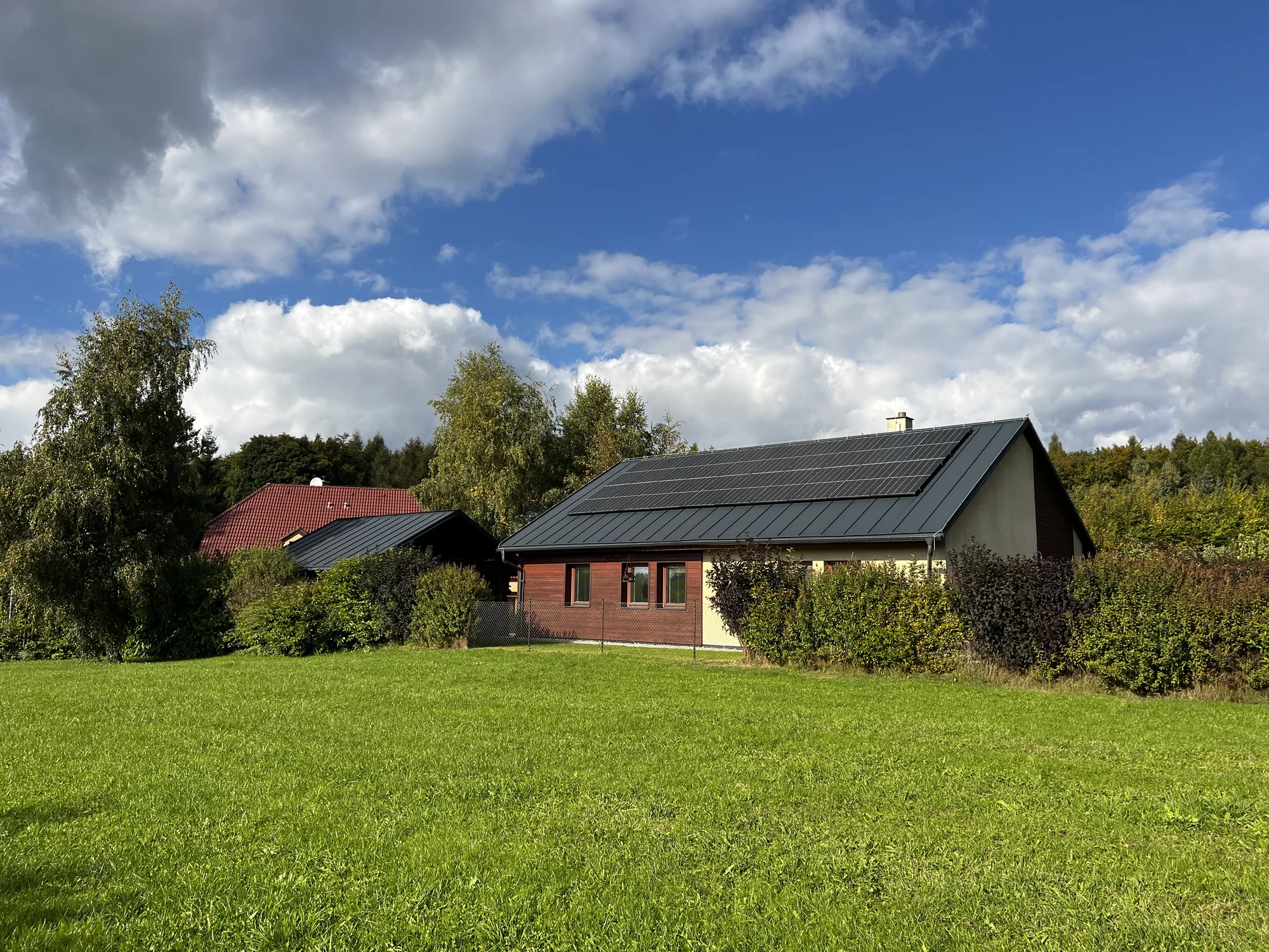 Dovolená v oblasti Tiských stěn: moderní prázdninový domek až pro 7 osob, možnost wellness