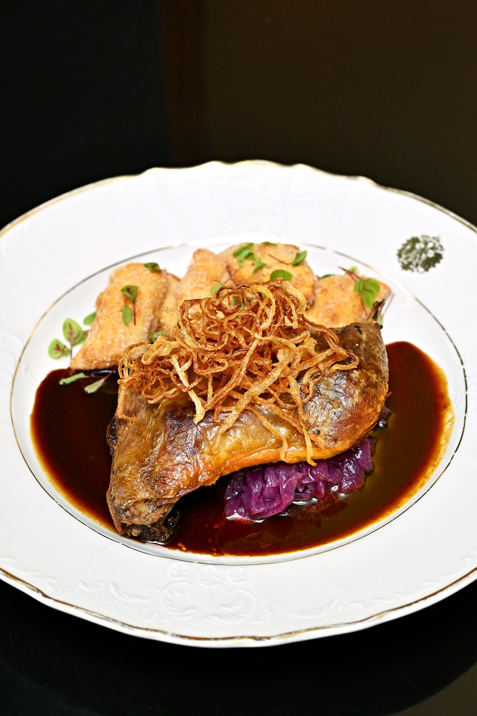 3–5chod. menu dle výběru pro 2 v Grandhotelu Bohemia: konfitované kachní prso, pstruh i dort