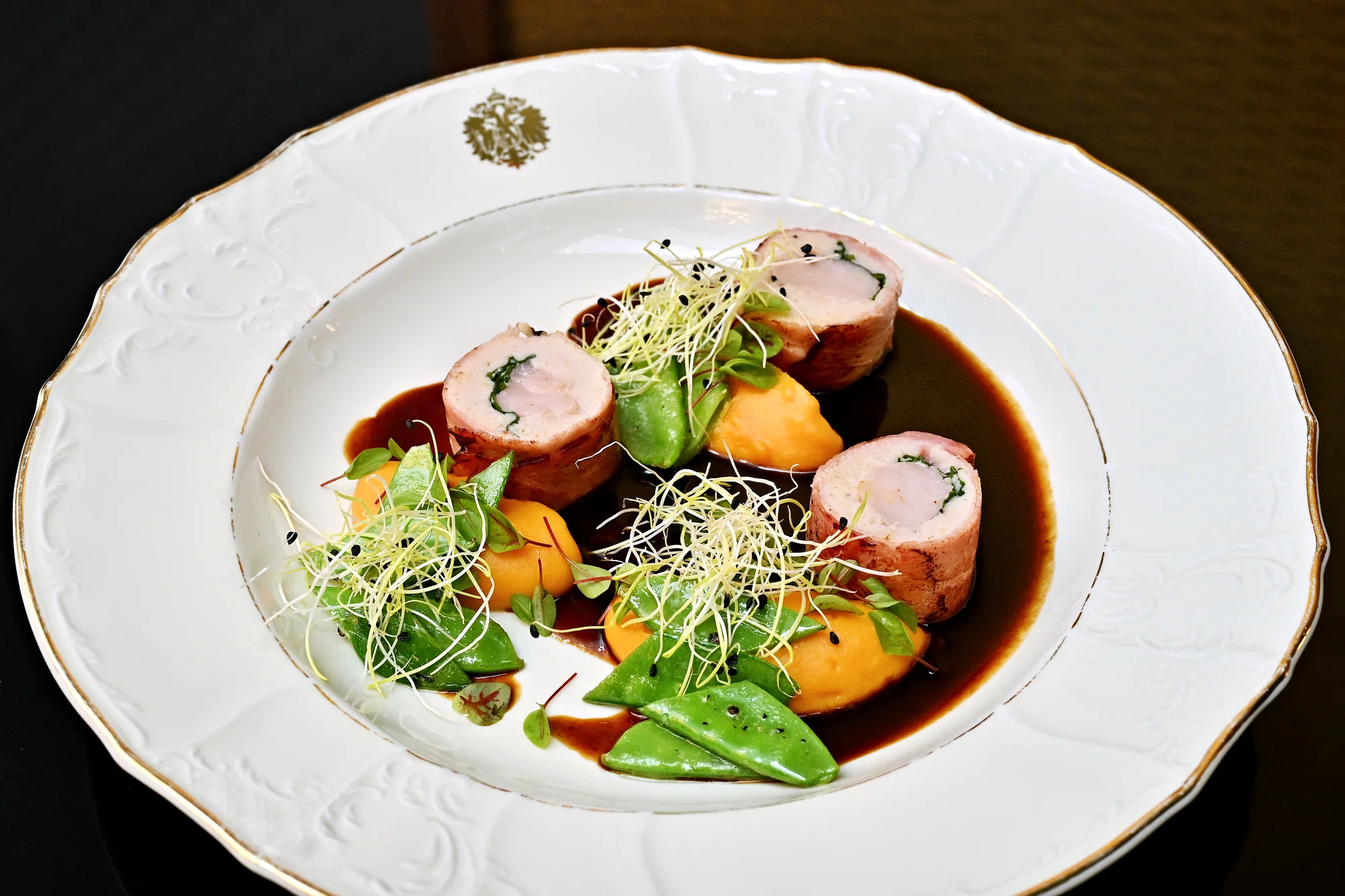 3–5chod. menu dle výběru pro 2 v Grandhotelu Bohemia: konfitované kachní prso, pstruh i dort